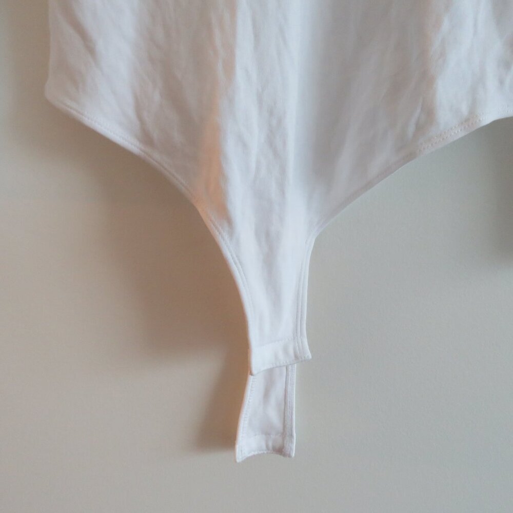 HILL HOUSE HOME The Luna Bodysuit in White Jersey Minimalist Neutral - Size S - Picture 4 of 15